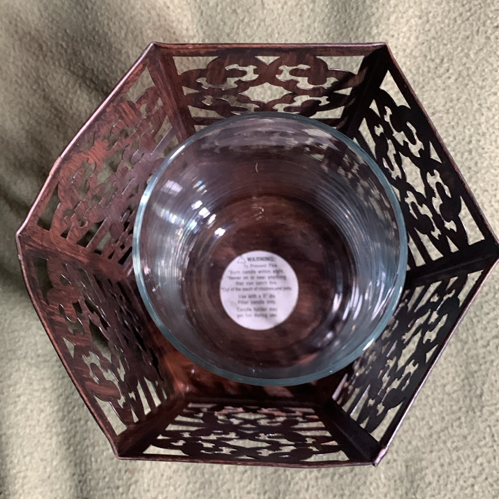 Beautiful decorative candle holder with glass insert. Approx 6 1/4” x 5 1/4” - Picture 5 of 5
